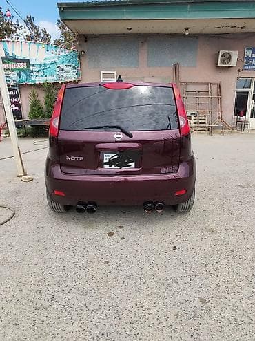 xrom diski: Nissan Note – bənövşəyi/marun rəngli kompakt hetçbek Xüsusiyyətlər: - — 1