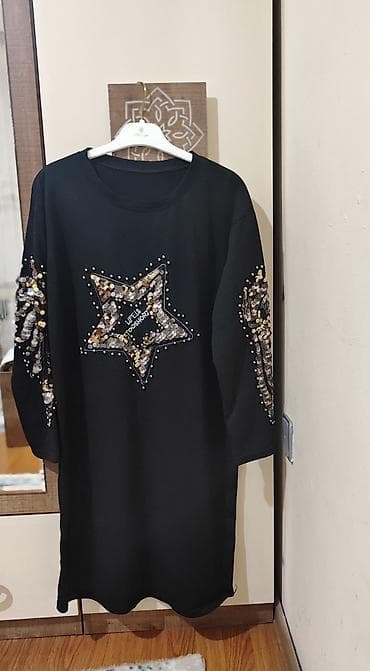 Alt paltarı: Qara rəngdə uzun tunika/köynək. - Ön hissədə iri ulduz formasında — 1