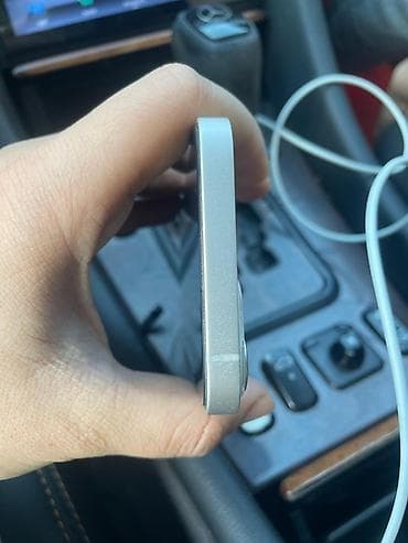 iphone 17 pro silver: IPhone 13, Ağ — 3