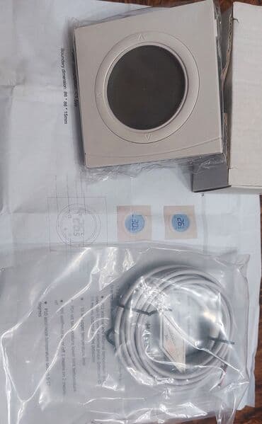 Bıçaqlar: Məhsul: Sensorlu otaq termostatı (divara quraşdırılan) Xüsusiyyətlər — 2