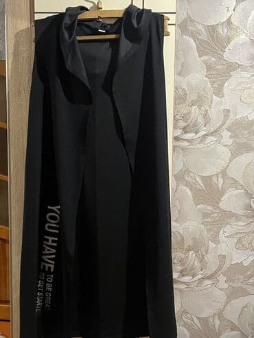 женские халаты с капюшоном: Qara rəngli uzun kardiqan/panço - Model: qolsuz, açıq önlü uzun — 1