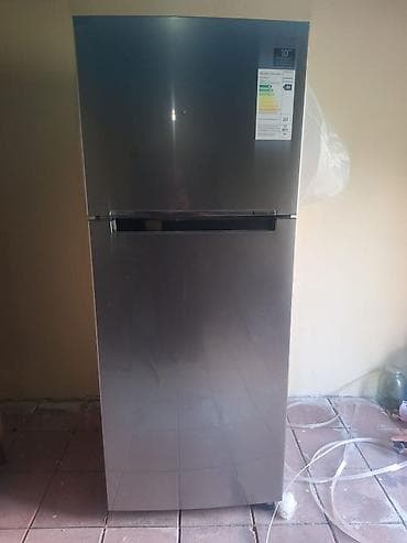 2 qapılı Samsung Soyuducu Satılır, rəng - Gümüşü