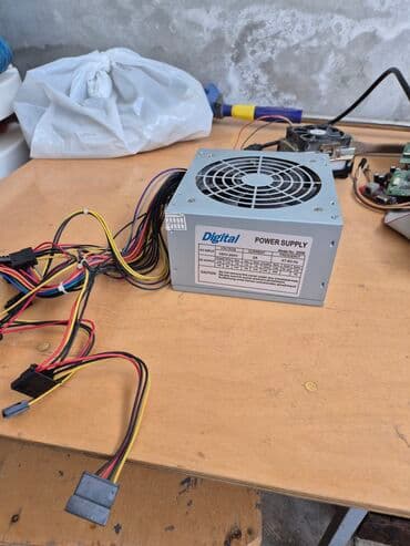 Qida bloku 300 W — 1