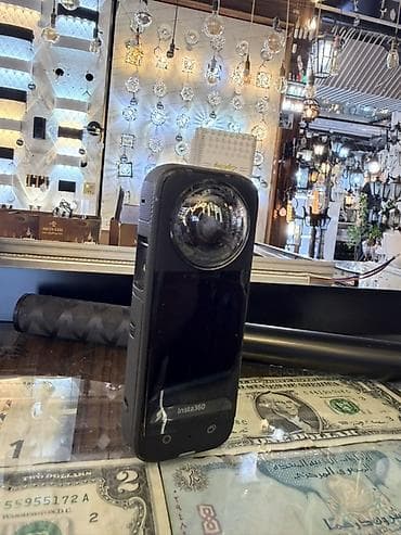 Insta360 X3 360° aksiya kamerası - 5.7K 360° video çəkilişi, iki