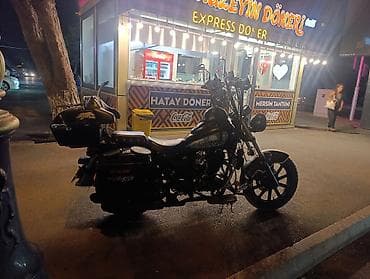 Chopper tipli motosiklet – şəhər və uzun məsafələr üçün rahat kruizer