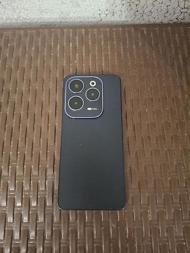 40: Infinix Hot 40 — 1