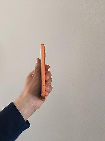 iphone ucuz modeli: İphone 11 modelidir. 17 proya yığılıb.Heç bir problemi yoxdu.Barter — 2