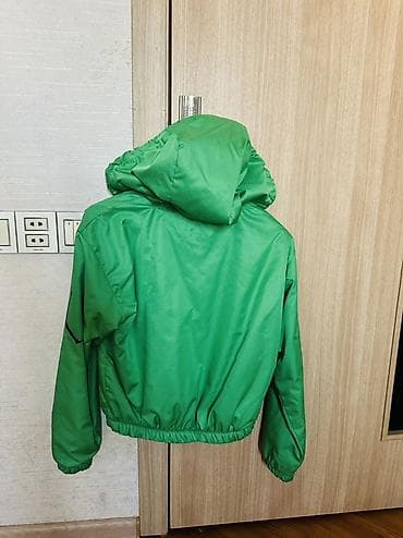 Верхняя одежда: Yüngül qışlıq/keçid fəsli kapüşonlu jaket - Rəng: Yaşıl - Ön hissə — 4