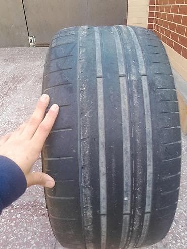 Yağlar və avtokimyəvi maddələr: İşlənmiş Şin Pirelli 275 / 35 / R 20 — 2