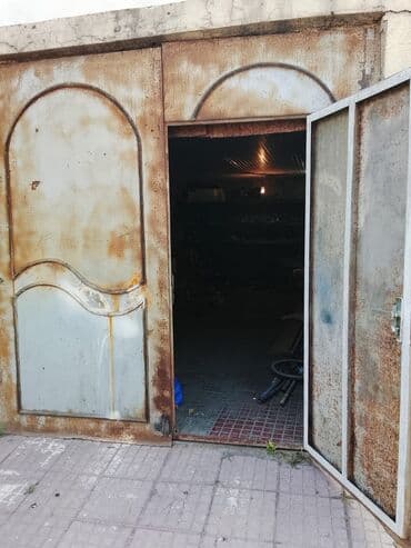 Satılır/icarəyə verilir: həyət evi və ayrıca qaraj/ustaxana sahəsi