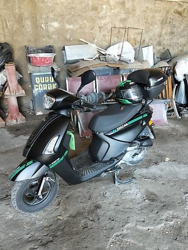 Skuter – ZIGZAG (şəhər tipi) Xüsusiyyətlər: - Rəng: mat qara, yaşıl — 4