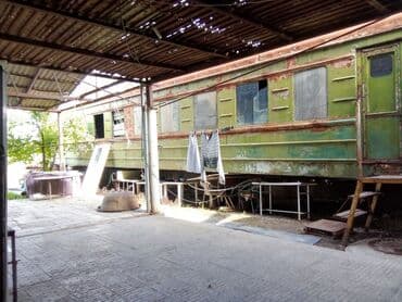 yarim qosqu satılır: Yaşayış sahəsi, anbar və ya digər məqsədlər üçün istifadə oluna bilən — 1