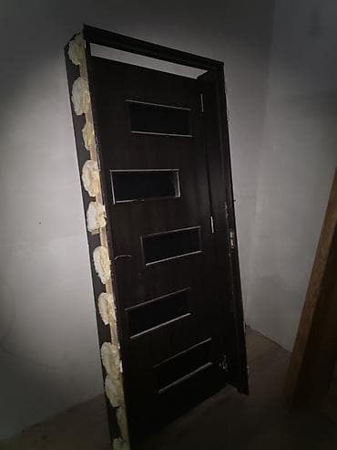 Qapı – modern dizayn, şüşəli dekorativ pəncərələr - Material: metal — 2