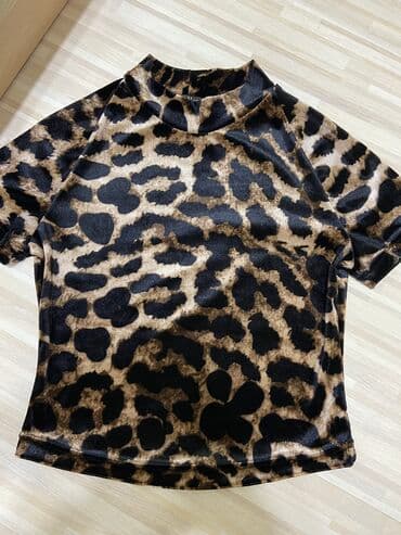 Yeni. S və M ölçülərə gedir.vilur materialdadır