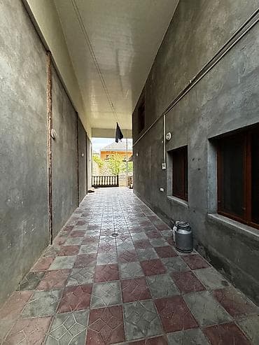 i̇kinci el: 7 otaqlı, 563 kv. m — 1