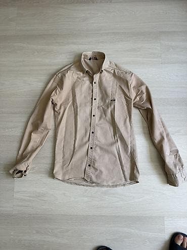 x9 unique combination: Kişi köynəyi – bej rəngdə, uzunqollu, düyməli model. - Klassik — 1