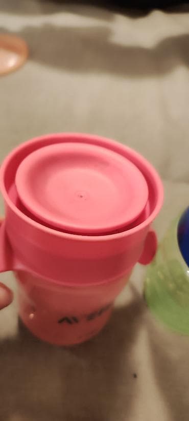 AVENT
по 5 манат.
взявшему все 3 шт. отдам за 12 манат