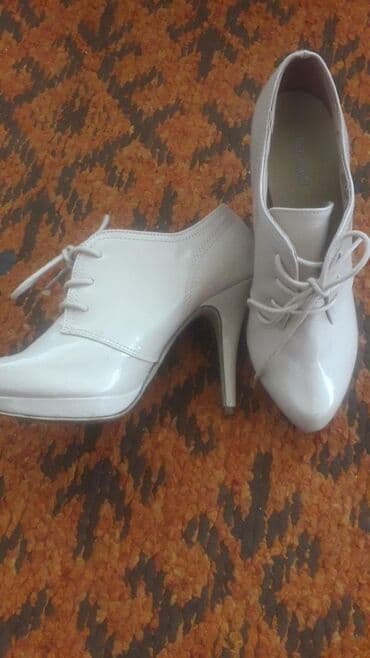 ağ rezin çəkmələr: Ölçü: 39, rəng - Ağ, İşlənmiş — 2