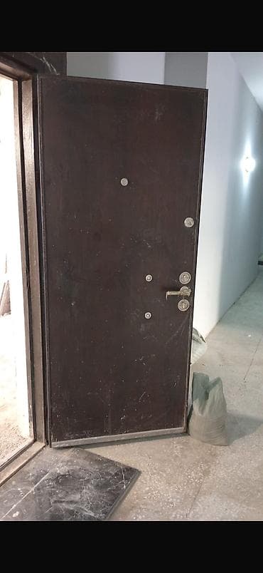 Metal giriş qapısı - Material: polad/metal karkas, iki tərəfli — 4