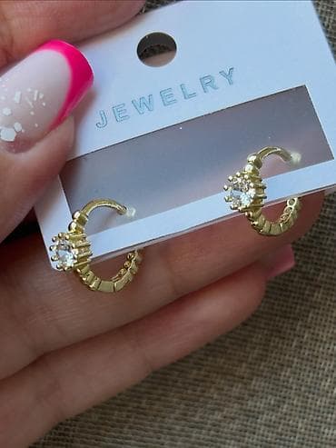 devit 3: Sırğalar tək qiymət -3,50azn Təsvir: - Rənglər: rose gold,qızıl,gümüş — 4