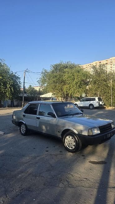 212 avtomobil: Model: Tofaş Şahin (sedan) Kuzov: 4 qapılı, arxa ötürücülü Rəng: Açıq — 3