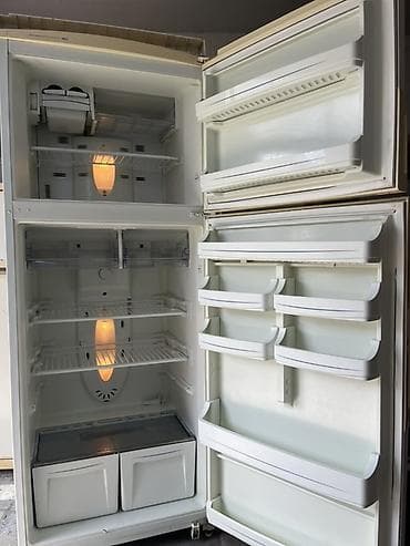 w202 pms beyni: İki qapılı soyuducu və dondurucu kombinasiyası - Üst qapıda dondurucu — 2