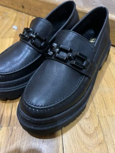 Basanoşka və səndəllər: Qara rəngli loafer ayaqqabı — 2