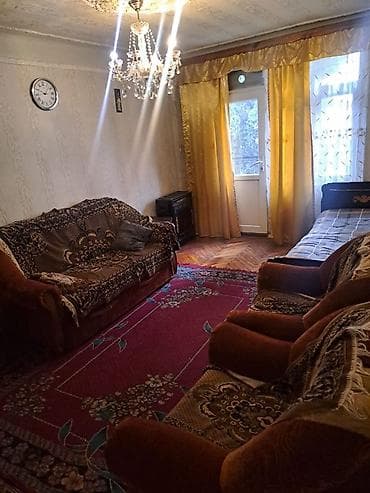 Mənzillər: İcarəyə verilən mənzil – şəhər küçəsinə baxan balkonlu - Plan: 2 otaq — 8