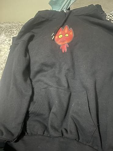 Toy paltarları və aksesuarları: Qara kapüşonlu svitşot - Rəng: qara - Ön hissədə kiçik, sarı gözlü — 1