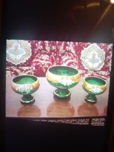 Dekorativ qab dəsti – 3 ədəd - Material: şüşə - Rəng: zümrüd-yaşıl