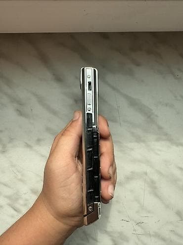 korpuslar: Vertu rəng - Qara, Düyməli — 3