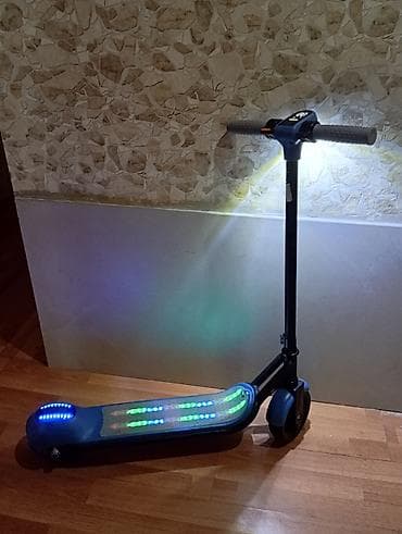 Uşaq üçün elektrik skuter - Rəngli LED işıqlarla təchiz olunmuş — 3