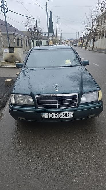 Mercedes-Benz C-Class C180 sedan - Kuzov: sedan, yaşıl rəng - Model