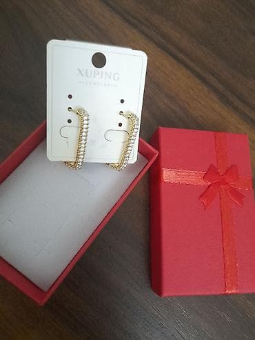 halqa sırğa qizil: Tezedir:Xuping Jewelry sırğa - Model: düzbucaqlı formalı halqa - Rəng — 1