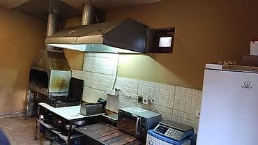 şu: Kafe-Pub İcarəyə verilir! Ünvan Əhmədli qəsəbəsi, 8 noyabr — 7