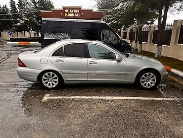 avtomobil nissan mikra: Mercedes-Benz C-Class: 2.6 l | 2002 il Sedan — 3
