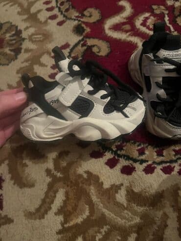 uşaq üçün qırmızıpapaq kostyumu: Uşaq idman ayaqqabısı - Model: “Shoes Fashion-1988” yazılı - Rəng — 1