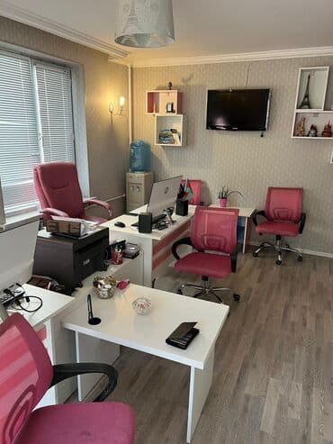 Yasamal rayonunda yol kənarında əla vəziyyətdə tam əşyalı və