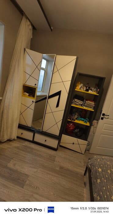 gəncə qapı: Uşaq/yeniyetmə otağı üçün uyğun mebel dəsti Komplektin tərkibi: - — 1