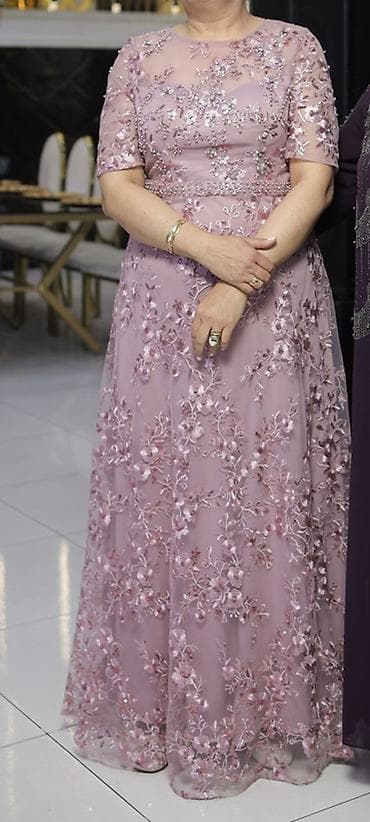 Toy paltarları və aksesuarları: Xl ölçü 170 azna alınıb 1 dəfə geyinilib toya Əl işləməsidi 100 azna — 9