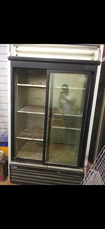 Kod 8689 Vitrin soyuducu satilir 650 azn tam isləkdi Bine qesebesi