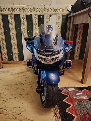 oyuncaqlar alemi: Uşaq üçün elektrikli polis motosikleti – 3 təkərli, mavi rəng — 3