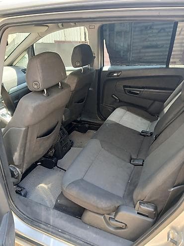 Opel Zafira: 1.9 l | Van/Minivan — 10