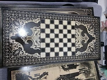 Skeytbordlar: 3 azn das ve zer Ağ-qara naxışlı taxta şahmat/nərd dəsti - Material — 4
