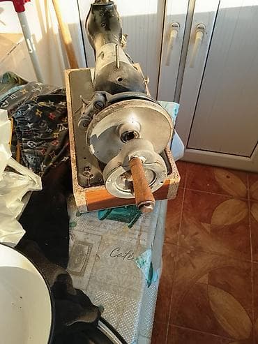 Mexaniki tikiş maşını (əl fırlatma çarxı cüz xerc va ilə) - Klassik — 1