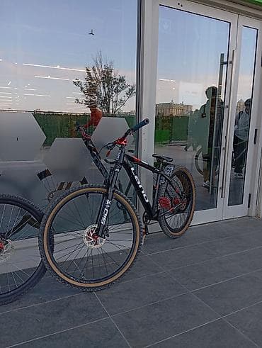 velesiped: LaNo markalı hardhil velosipedi: arxa Shimano mt200; qabaq Shimano — 3