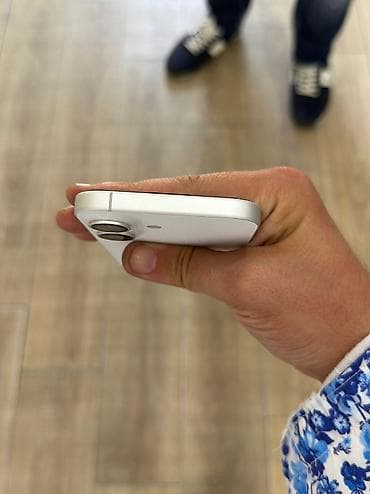 iphone 12 adapter: IPhone 16, 128 GB, Ağ, Zəmanət, Barmaq izi, Simsiz şarj — 8