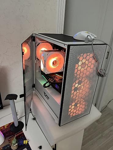notebok i7: Başqa pc yığdığım üçün satılır. Qiymətə Monitor, Case, Mouse — 4