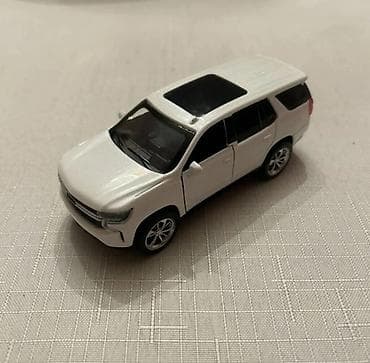 taxta oyuncaqlar: Oyuncaq avtomobil – Chevrolet SUV modelinin metal die-cast miniatura — 1