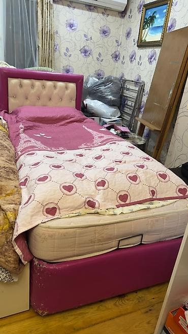 matras alti: Təknəfərlik çarpayı Bazalı Alt qırağında 1 tərəfində biraz cırıqlar — 1